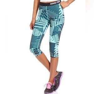 Nike Pro cropped leggings
